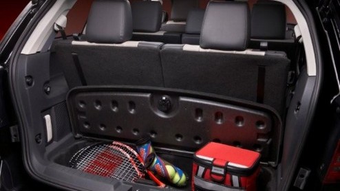 Dodge breidt dit jaar haar modelgamma uit met de Journey. Het merk toont de productieversie in Geneve. Een forse, praktische MPV voor het gezin of de Dodge-liefhebber die een grote stoere Amerikaan op