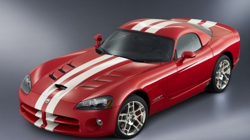 De Amerikanen komen weer met een nieuwe aanval op de Europese sportautos. Dit keer is het de Dodge Viper die meer vermogen krijgt om zo nog meer tegenstand te kunnen bieden.