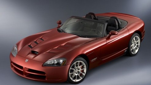 De Amerikanen komen weer met een nieuwe aanval op de Europese sportautos. Dit keer is het de Dodge Viper die meer vermogen krijgt om zo nog meer tegenstand te kunnen bieden.