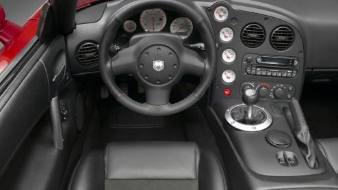 De Amerikanen komen weer met een nieuwe aanval op de Europese sportautos. Dit keer is het de Dodge Viper die meer vermogen krijgt om zo nog meer tegenstand te kunnen bieden.