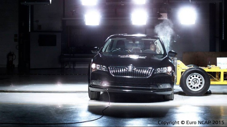 EuroNCAP crashtest Fiat Panda, Hyundai i20 en Skoda Superb bekend gemaakt. Het trio nieuwe modellen is op hun veiligheid getest.