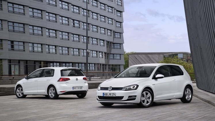 Autotest Volkswagen Golf 1.0 TSI BlueMotion, de eerste Golf met driecilinder turbomotor en verkrijgbaar met handgeschakelde zesbak of zeventrapsautomaat. De Golf voor iedereen!