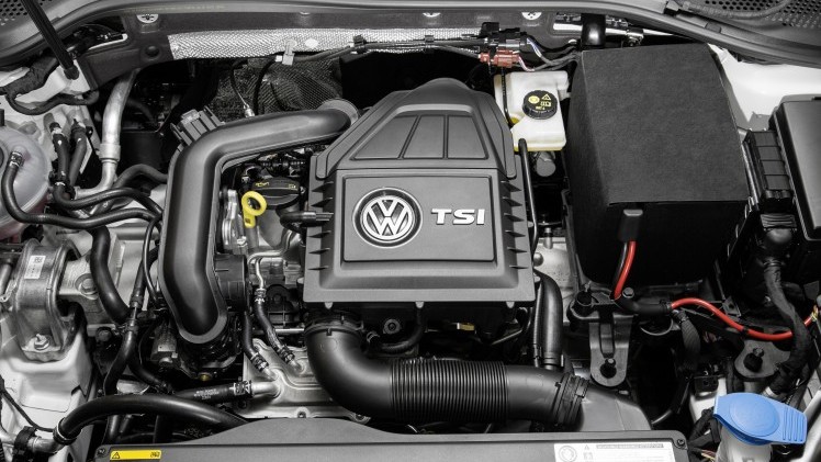Autotest Volkswagen Golf 1.0 TSI BlueMotion, de eerste Golf met driecilinder turbomotor en verkrijgbaar met handgeschakelde zesbak of zeventrapsautomaat. De Golf voor iedereen!
