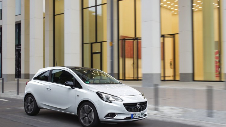 De best verkochte Opel van 2015 is de Corsa en op die auto krijg je nu gratis een automaat, Intellilink multimedia en 1000 euro korting.
