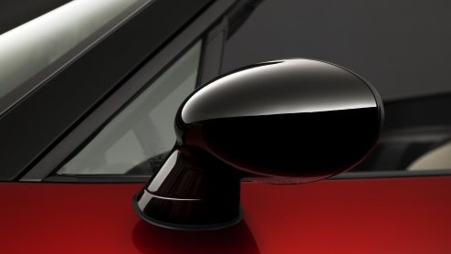 Nieuwe Mazda MX-5 wordt 100 kg lichter dan zijn voorganger. In New York kunnen we een blik op het nieuwe SKYACTIV-chassis werpen en de MX-5 25th Anniversay Edition aanschouwen.