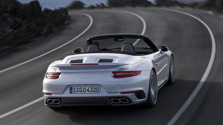 Porsche introduceert de nieuwe 911 Turbo en 911 Turbo S modellen, die eind januari 2016 in Nederland arriveren. Met 540 en 580 pk zijn beide turbomodellen nog krachtiger en sneller.