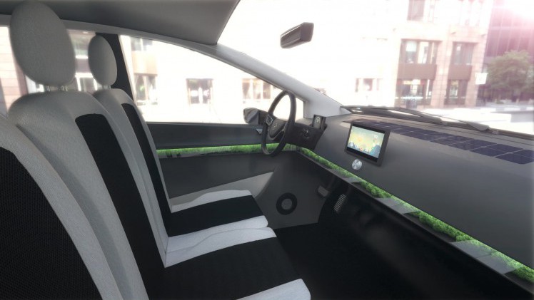 Het Duitse Sono Motors presenteert de Sion, een elektrisch stadsautootje dat zichzelf kan opladen via zonnepanelen op de carrosserie.