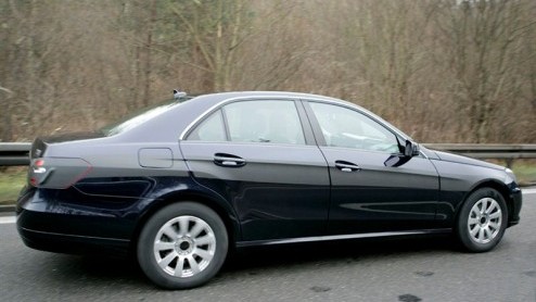 De nieuw Mercedes E-Klasse is bijna gereed voor introductie. Het merk toont de nieuwste generatie 'E' in januari op de autoshow in Detroit. Dit zijn de laatste foto's van de 'W212' zakensedan, die naa
