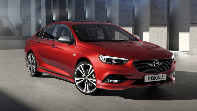 Opel introduceert het Exclusive-programma. Daarmee kan je je Opel in iedere kleur bestellen die je maar wilt, maar uiteindelijk moet er een serieuze Exclusive-lijn komen.