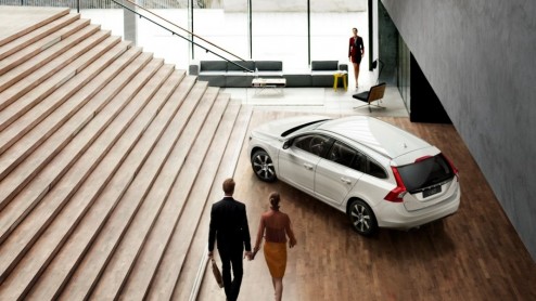 Bij het kopen van een auto kun je er voor kiezen de auto op afbetaling te kopen bij de dealer. Dat is snel en makkelijk, maar niet altijd de voordeligste optie. We bespreken deze optie en alternatief.