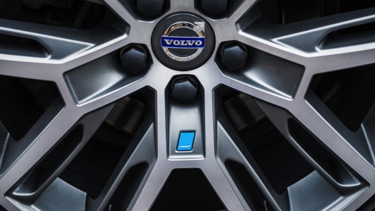 Volvo introduceert Polestar Performance Parts voor Volvo S60, V60, XC60 en V40 met hardware en software upgrades.