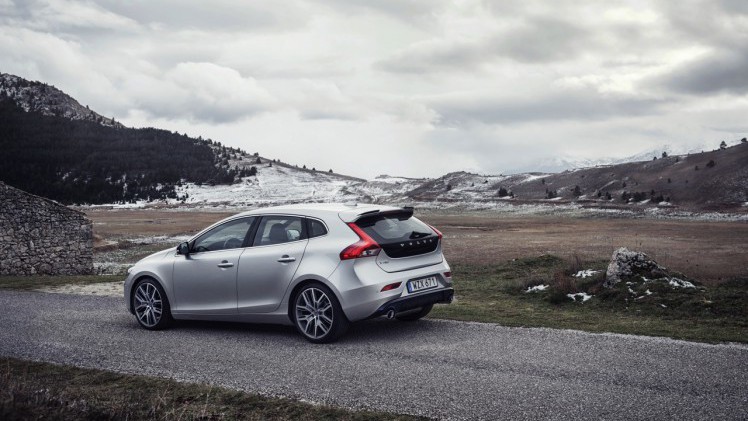 Volvo introduceert Polestar Performance Parts voor Volvo S60, V60, XC60 en V40 met hardware en software upgrades.