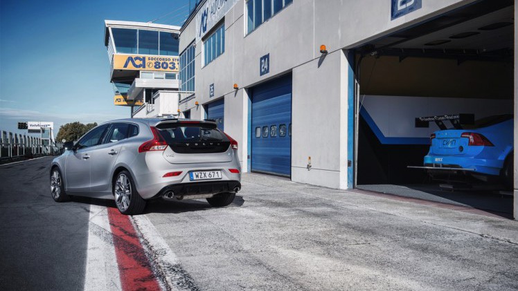 Volvo introduceert Polestar Performance Parts voor Volvo S60, V60, XC60 en V40 met hardware en software upgrades.