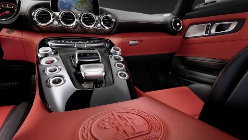 Komend najaar presenteert Mercedes-Benz de AMG GT. De fabrikant zal met deze sportcoup de concurrentie aangaan met modellen als de Porsche 911 en de Jaguar F-Type.