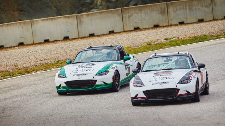 Mazda gaat fans van het merk en de MX-5 belonen en lanceert daarom Friends of MX-5. We zijn een dag op het circuit Parcmotor Castellol, vlakbij Barcelona, om uit te vinden wat het precies inhoudt.
