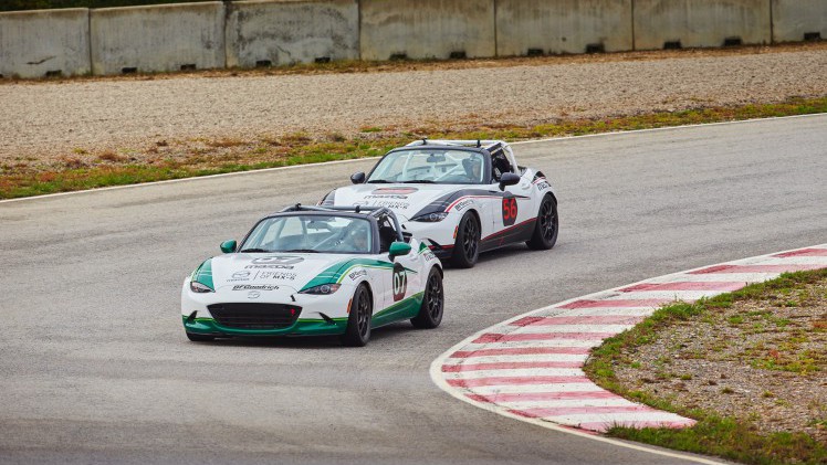 Mazda gaat fans van het merk en de MX-5 belonen en lanceert daarom Friends of MX-5. We zijn een dag op het circuit Parcmotor Castellol, vlakbij Barcelona, om uit te vinden wat het precies inhoudt.