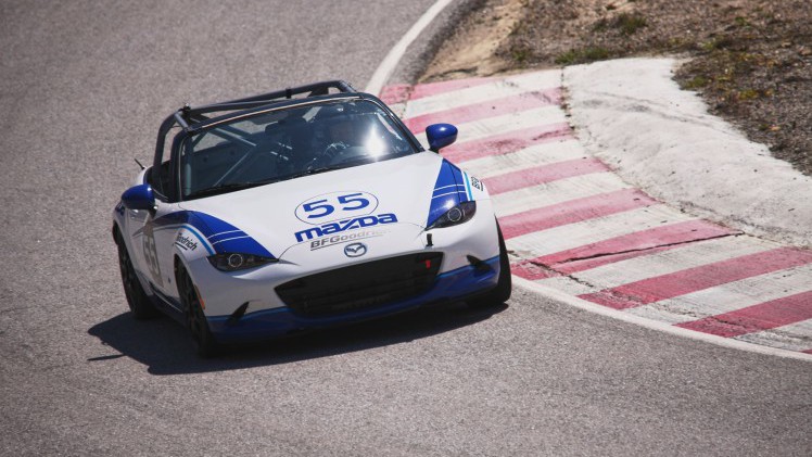 Mazda gaat fans van het merk en de MX-5 belonen en lanceert daarom Friends of MX-5. We zijn een dag op het circuit Parcmotor Castellol, vlakbij Barcelona, om uit te vinden wat het precies inhoudt.