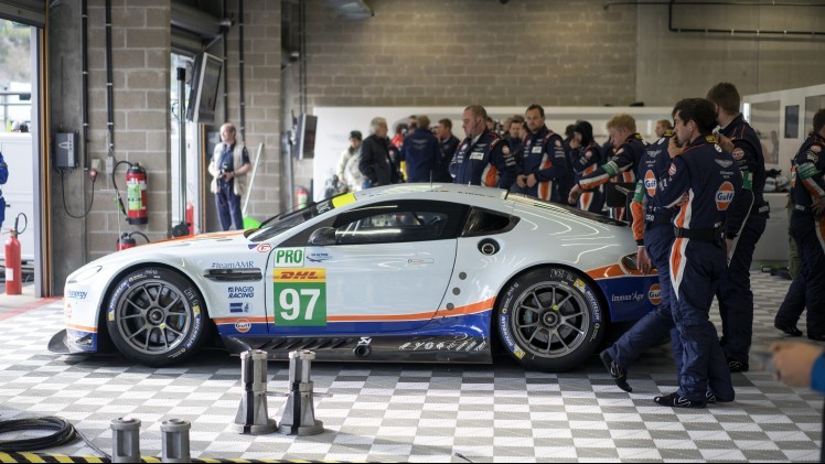 Olie vullen, banden nabehandelen, maar vooral cht meekijken met een van de succesvolste GTE Pro en GTE Am teams: Aston Martin Racing. Kijk mee achter de schermen!