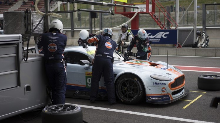 Olie vullen, banden nabehandelen, maar vooral cht meekijken met een van de succesvolste GTE Pro en GTE Am teams: Aston Martin Racing. Kijk mee achter de schermen!