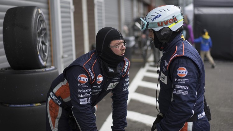Olie vullen, banden nabehandelen, maar vooral cht meekijken met een van de succesvolste GTE Pro en GTE Am teams: Aston Martin Racing. Kijk mee achter de schermen!