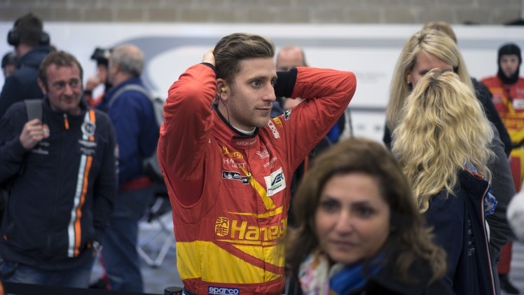 Olie vullen, banden nabehandelen, maar vooral cht meekijken met een van de succesvolste GTE Pro en GTE Am teams: Aston Martin Racing. Kijk mee achter de schermen!