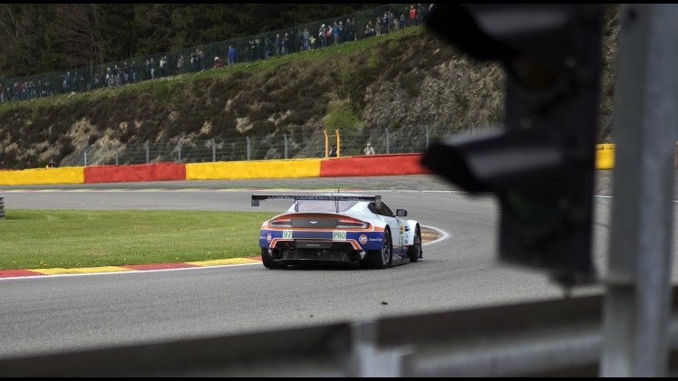 Olie vullen, banden nabehandelen, maar vooral cht meekijken met een van de succesvolste GTE Pro en GTE Am teams: Aston Martin Racing. Kijk mee achter de schermen!