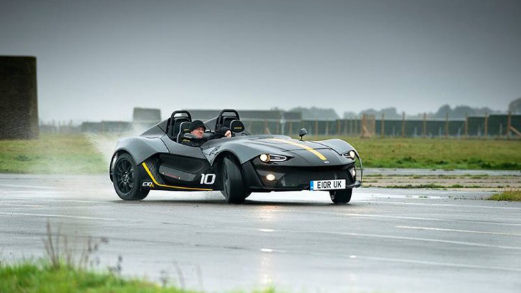 Zenos E10R is de sportieve versie van de E10S, een luchtige scheurneus voor op het circuit of openbare weg.