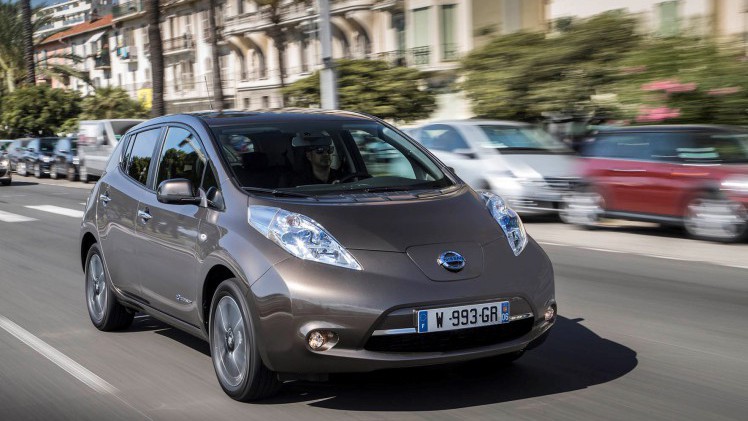 Gratis snelladen, gratis laadpunt, gratis onderhoud, gratis vervangend vervoer en 4% bijtelling bij nieuwe elektrische Nissan.