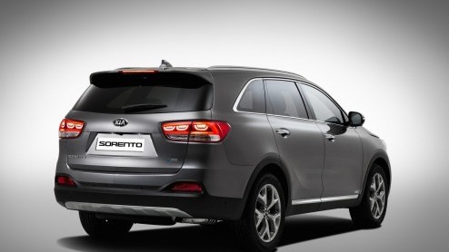 Begin deze maand kregen we de eerste beelden van de nieuwe Kia Sorento al onder ogen. De portieren bleven echter nog even gesloten.