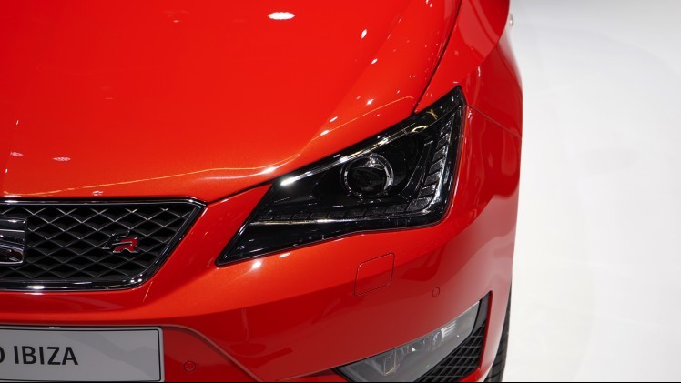 De Seat Ibiza mag dan uiterlijk vrij weinig verschillen van het huidige model, van binnen is het een ander verhaal. Op de Barcelona Motor Show stapten we in.