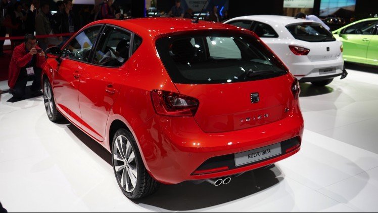 De Seat Ibiza mag dan uiterlijk vrij weinig verschillen van het huidige model, van binnen is het een ander verhaal. Op de Barcelona Motor Show stapten we in.