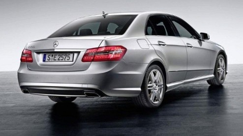 Oke, nog n keer dan. De brochure van de nieuwe Mercedes E-Klasse (W212) die binnenkort wordt gepresenteerd, is uitgelekt op het internet. Zodoende kunnen we ons vast 'opwarmen' aan wat deze Mercedes