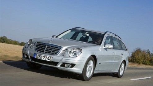 Wie Mercedes zegt, zegt E-Klasse. Het trouwe familielid in het gamma is inmiddels anderhalf miljoen keer geproduceerd. Dan hebben we het over de huidige generatie, welteverstaan.
