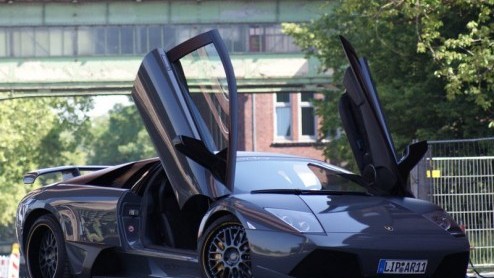 Zet een Lamborghini Murcilago LP 640 bij Edo Competition voor de deur, wacht even en zie hier wat er uit rolt: de Edo Lamborghini Murcielago LP710-2. Een nog explosiever uiterlijk en maar liefst 710