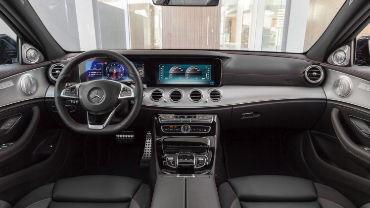 Mercedes-AMG introduceert de eerste AMG-versie van de nieuwe E-Klasse, de E 43 4Matic met 401 pk.