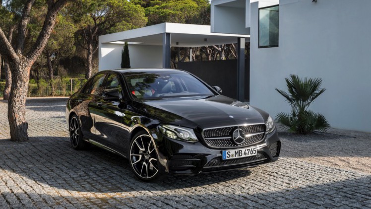 Mercedes-AMG introduceert de eerste AMG-versie van de nieuwe E-Klasse, de E 43 4Matic met 401 pk.