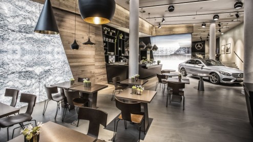 Mercedes-Benz opent eerste Mercedes me Store in Hamburg. Nederland volgt.