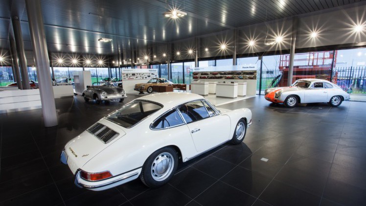 Porsche opent eerst Porsche Classic Center ter wereld in Nederland. Het standalone service center voor onderhoud en restauratie van klassieke Porsches opent in Heteren.