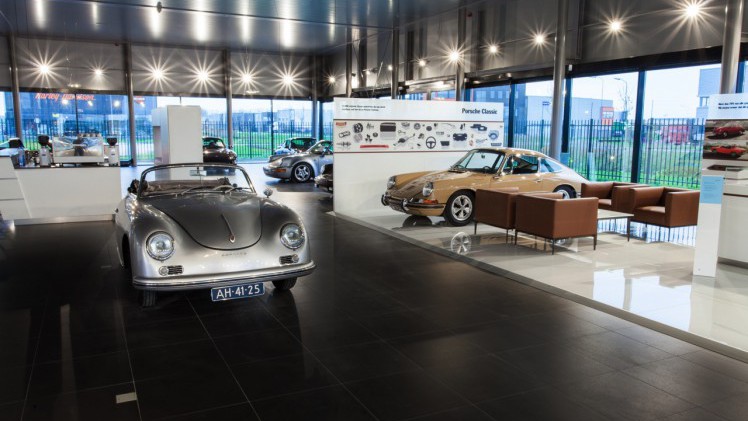 Porsche opent eerst Porsche Classic Center ter wereld in Nederland. Het standalone service center voor onderhoud en restauratie van klassieke Porsches opent in Heteren.
