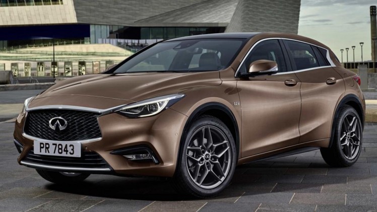 Officieel wordt de auto pas in september getoond op de IAA in Frankfurt, maar nu is er al een eerste afbeelding van Infinitis nieuwe hatchback, de Q30.