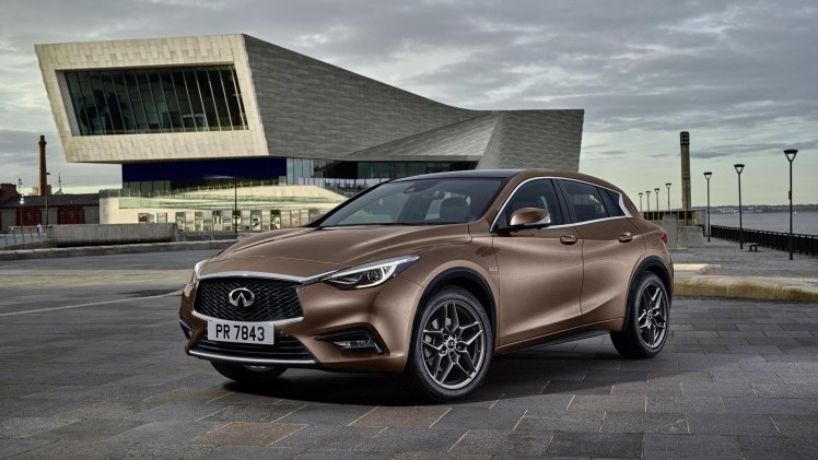Officieel wordt de auto pas in september getoond op de IAA in Frankfurt, maar nu is er al een eerste afbeelding van Infinitis nieuwe hatchback, de Q30.