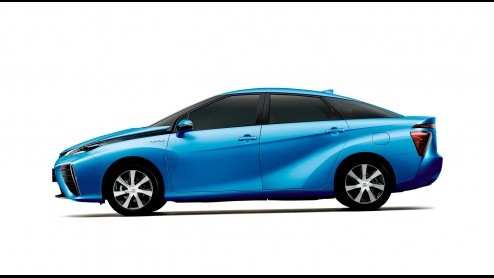 Toyota Fuel Cell Sedan waterstofauto gepresenteerd. Introductie Fuel Cell auto in april 2015 voor Japan. In de zomer 2015 volgt Toyota met Europa.