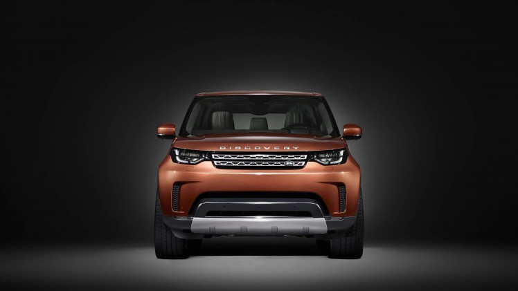 Eerste blik op Land Rover Discovery 2017, de nieuwe zevenzits SUV van het merk en de grote broer van de Discovery Sport.