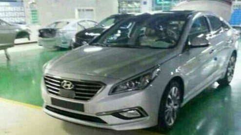 Hyundai komt eind deze maand met een nieuwe Sonata. Reden voor de fabrikant om alvast wat beelden de deur uit te doen. De grote sedan staat boven de i40 in de hirarchie.