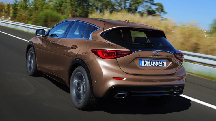 Eerste indruk van de Infiniti Q30 S 2.0t AWD met DCT-automaat tijdens de introductie op Portugese bodem. De nieuwe sportieve hatchback kan ons wel bekoren!