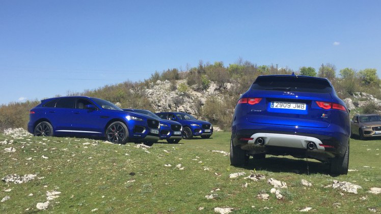 Eerste indruk Jaguar F-PACE tijdens de introductie in Montenegro. AutoVandaag rijdt de eerste kilometers alvorens de SUV in juni bij de dealer staat.