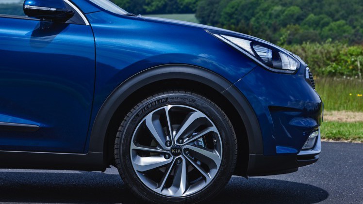 Eerste indruk van de Kia Niro, een hybride crossover met 1.6 GDI, elektromotor en zestrapsautomaat. Heeft Kia hiermee een schot in de roos?