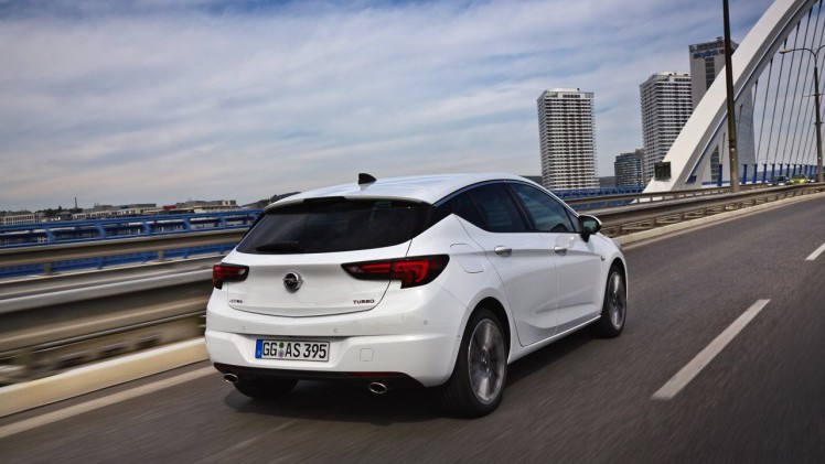 Eerste indruk van de nieuwe Opel Astra tijdens de persintroductie in Slowakije.