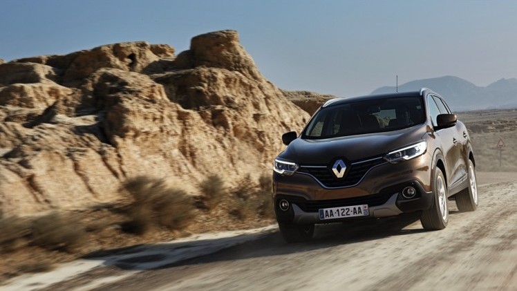 Prijzen en uitvoeringen Renault Kadjar, de nieuwe cross-over van Renault. Collega Wouter maakt momenteel de eerste kilometers.