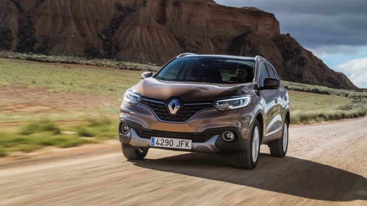 Prijzen en uitvoeringen Renault Kadjar, de nieuwe cross-over van Renault. Collega Wouter maakt momenteel de eerste kilometers.